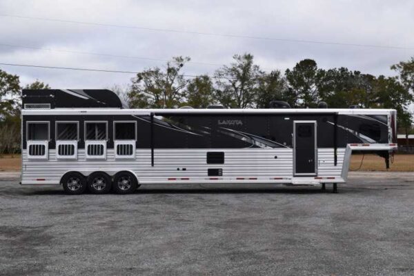 2021 Lakota Bighorn 8418GLQUG 4 Horse Trailer with 18′ Short Wall - Image 26