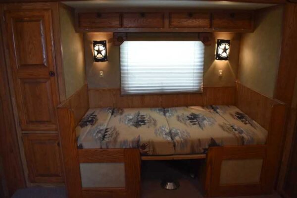 2007 American Spirit 8410GLQ 4 Horse Trailer with 10′ Short Wall - Image 18