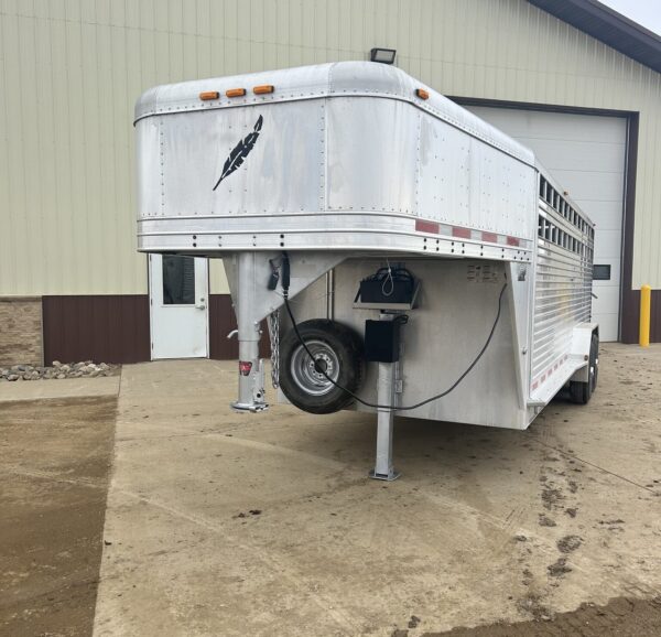 Used 2007 Featherlite 20′ Livestock Trailer – Two Compartments - Image 4