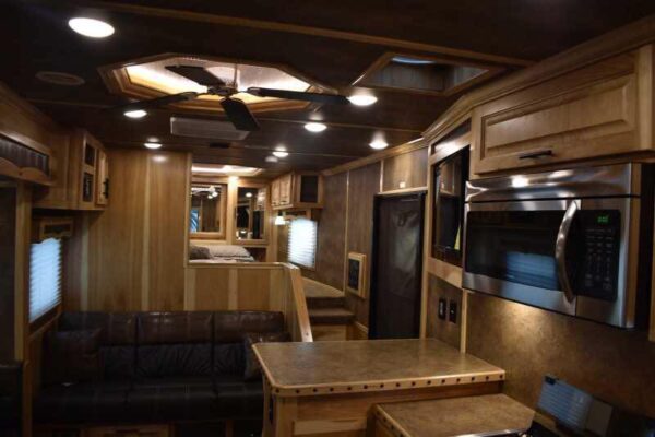 2021 Lakota BIGHORN 8316SRGLQ 3 Horse Trailer with 16′ Short Wall - Image 17
