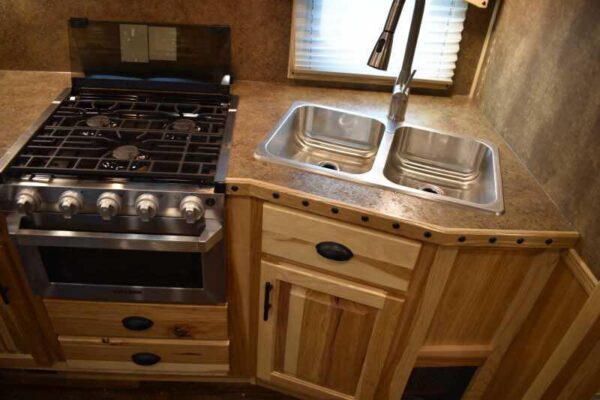 2021 Lakota BIGHORN 8316SRGLQ 3 Horse Trailer with 16′ Short Wall - Image 25