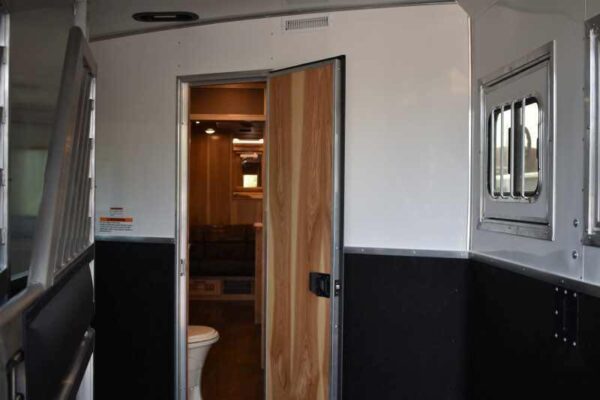 2021 Lakota BIGHORN 8316SRGLQ 3 Horse Trailer with 16′ Short Wall - Image 10