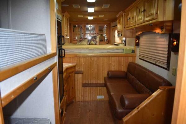 2003 Bloomer 8414LQ 4 Horse Trailer with 14′ Short Wall - Image 10