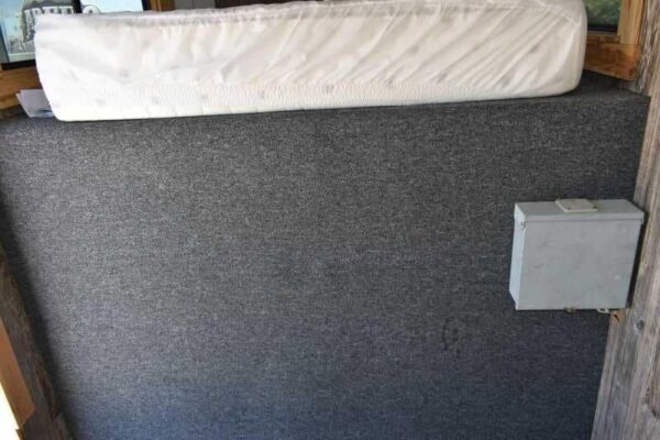Used 2005 Silver Star 2HGNLQ 2 Horse Trailer with 4′ Short Wall - Image 12