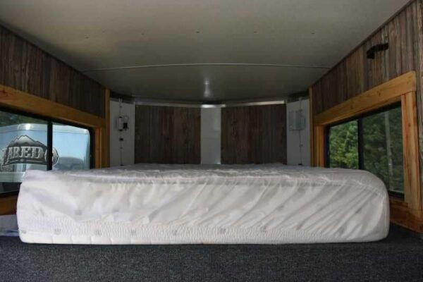 Used 2005 Silver Star 2HGNLQ 2 Horse Trailer with 4′ Short Wall - Image 10
